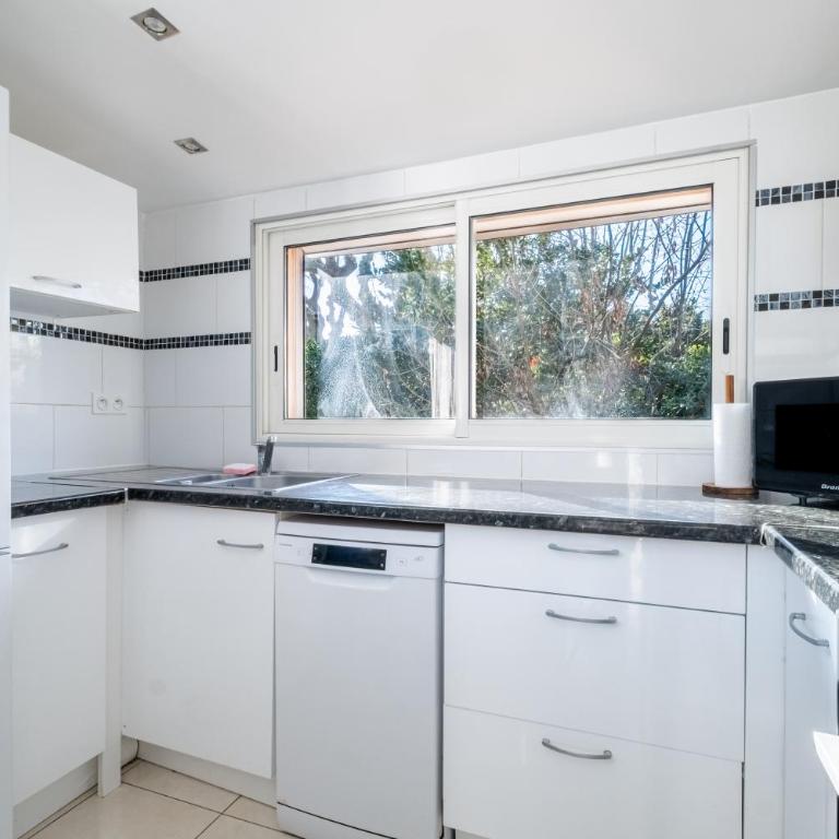 Courtille sur Mer - port de Frejus - Two-Bedroom Deluxe Apartment with Ocean View - 6