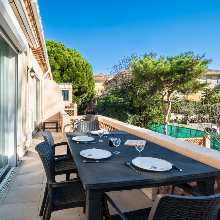 Courtille sur Mer - port de Frejus - Two-Bedroom Deluxe Apartment with Ocean View - 1