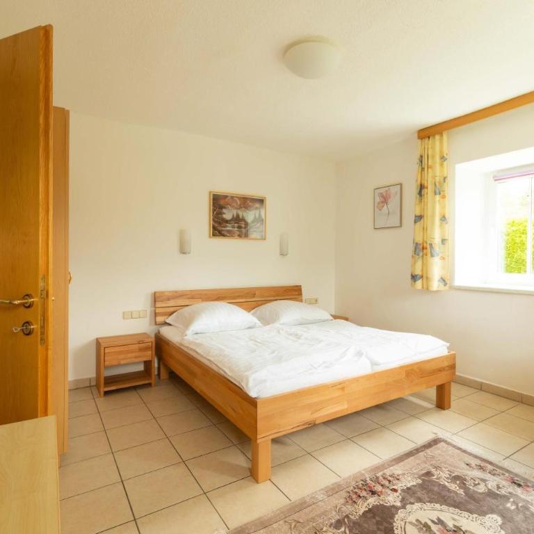 Appartment Isabelle Terra - Deluxe-Apartment mit 2 Schlafzimmern und Gartenblick - 2