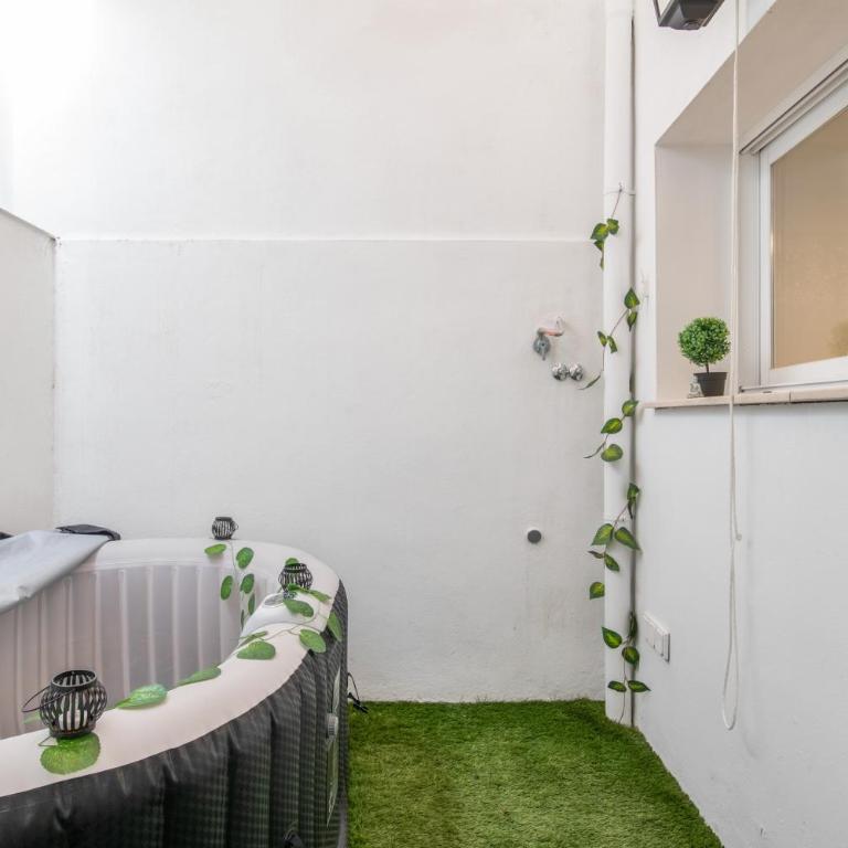 Apartamentos Serranía - Apartamento Superior con vistas a la ciudad - 2