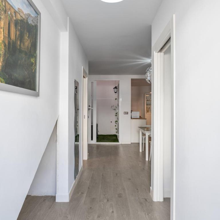 Apartamentos Serranía - Apartamento Superior con vistas a la ciudad - 12