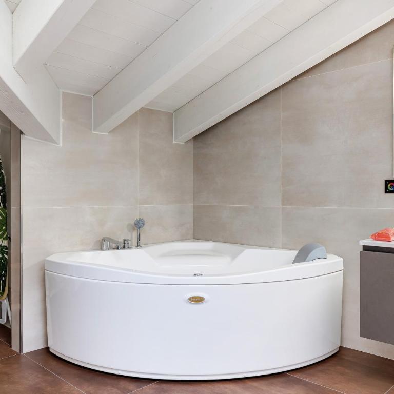 Castle view - Appartamento Deluxe con 2 Camere da Letto e Vista Giardino - 25
