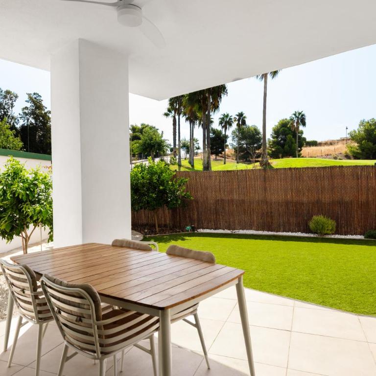 Baviera Hills 1a - Apartamento Deluxe de 2 dormitorios con vistas al jardín - 2