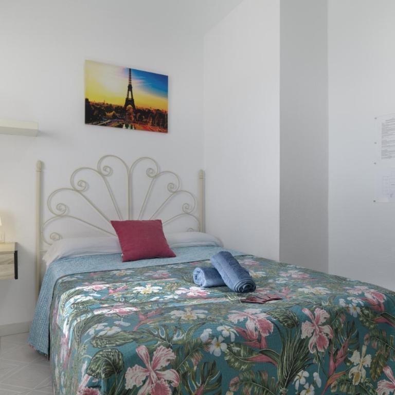 Hostal Avenida - Habitación Estándar - 1 cama grande - 3