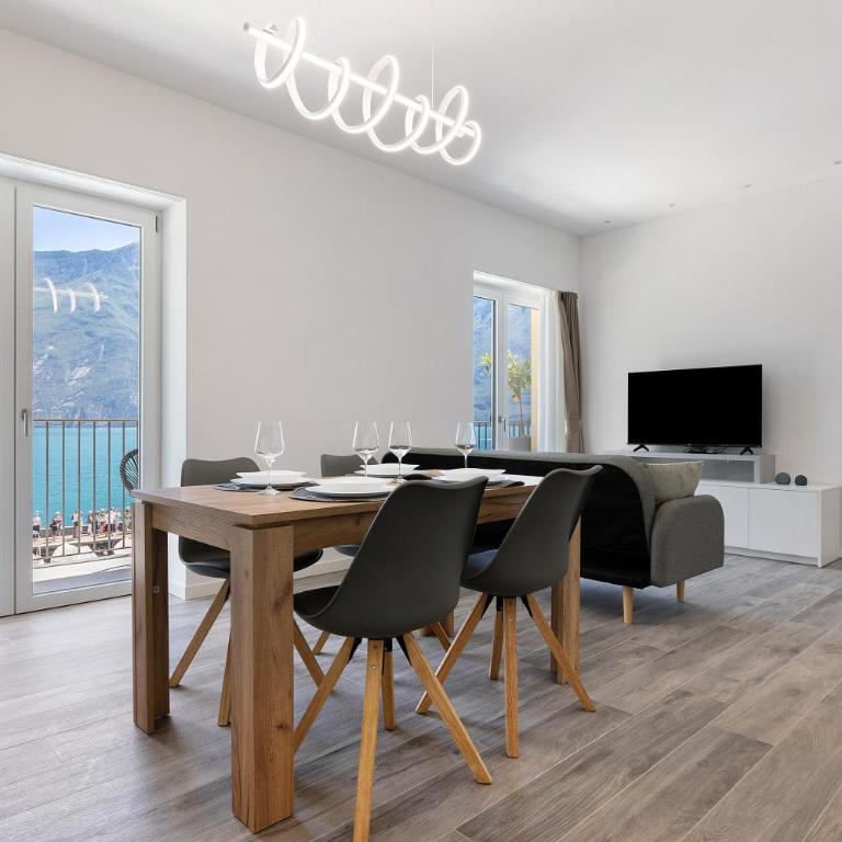 Jacky's Apartments - Appartamento Deluxe con 2 Camere da Letto e Balcone - 2