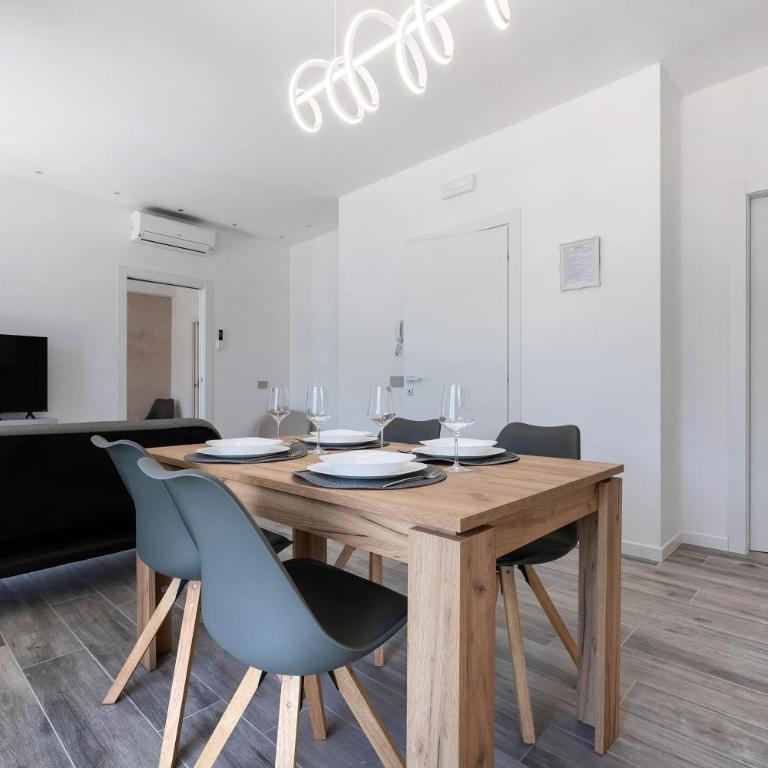 Jacky's Apartments - Appartamento Deluxe con 2 Camere da Letto e Balcone - 5