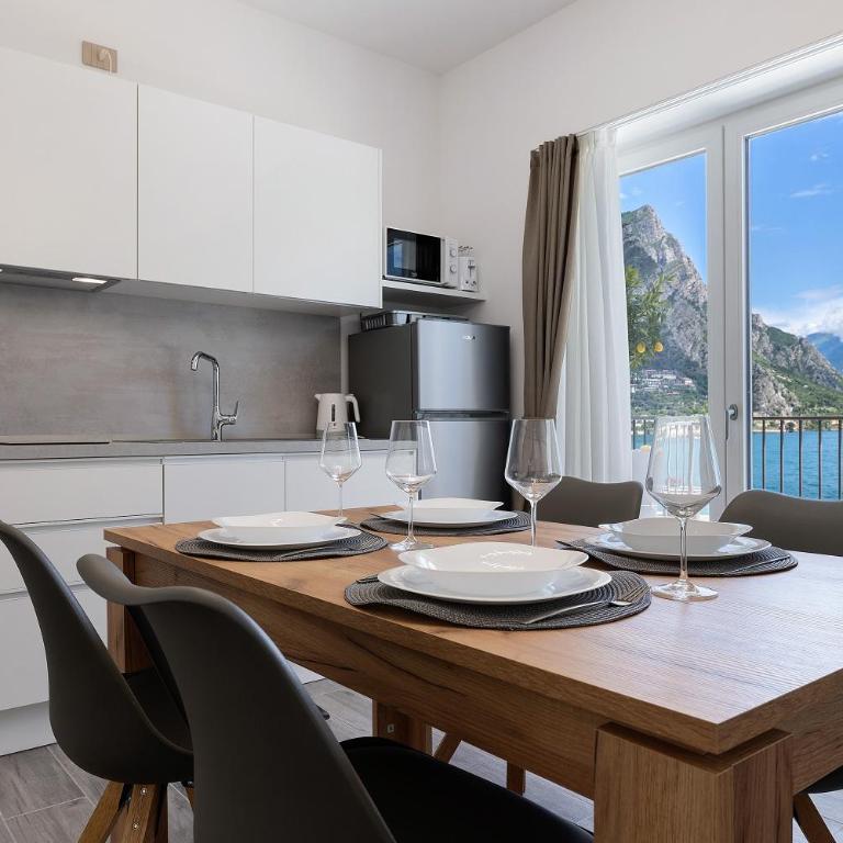 Jacky's Apartments - Appartamento Deluxe con 2 Camere da Letto e Balcone - 4