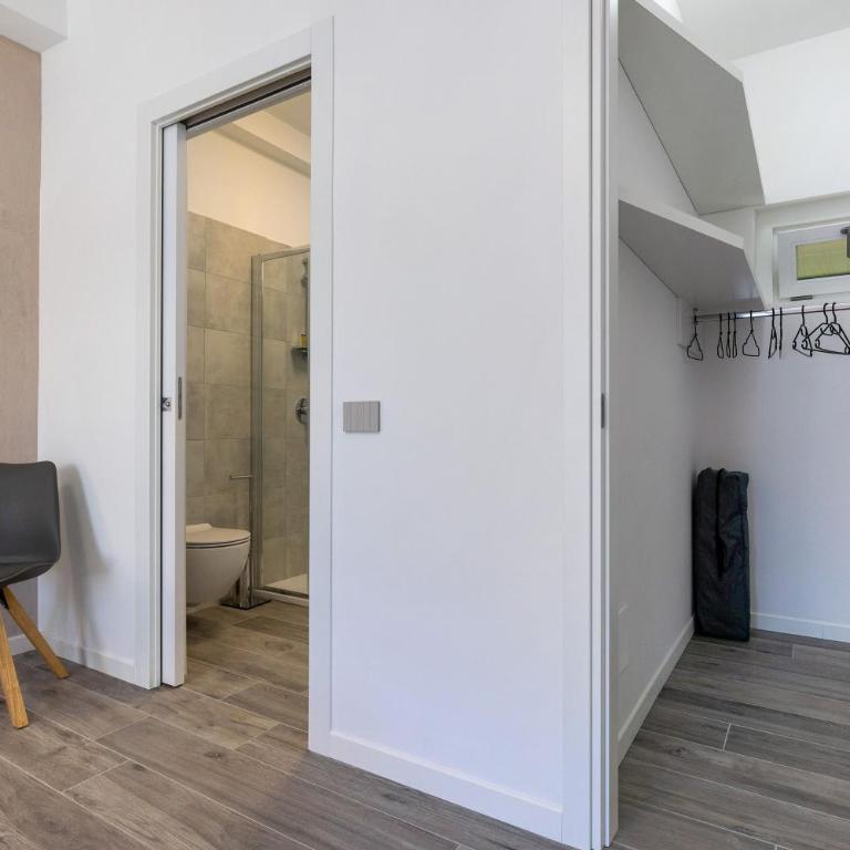 Jacky's Apartments - Appartamento Deluxe con 2 Camere da Letto e Balcone - 11