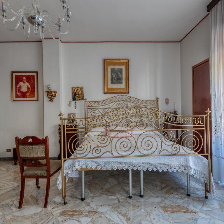 Casa signorile - Appartamento Deluxe con 2 Camere da Letto e Balcone - 9