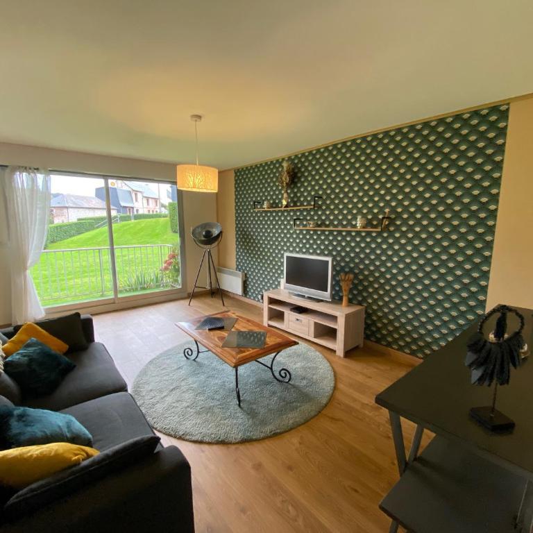 Le Lodge d Angèle - Two-Bedroom Deluxe Apartment with Garden View - 1