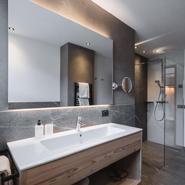 Obermairhof - Appartamento Deluxe con 2 Camere da Letto e Vista Giardino - 10