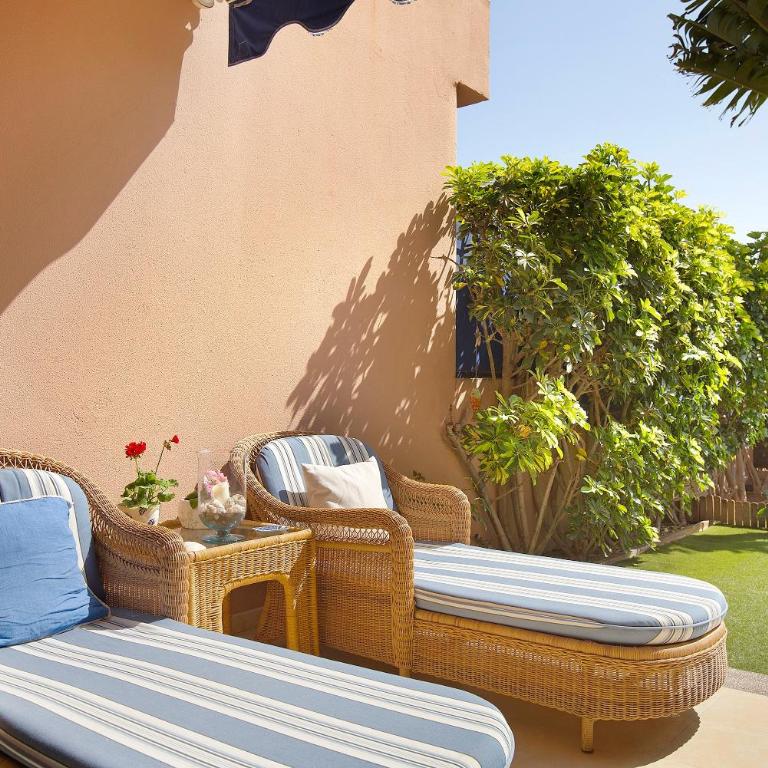 Free Airport Shuttle and Parking - Villa with Sea View - 3