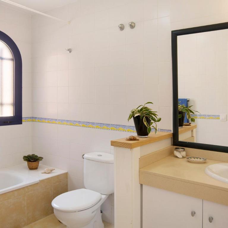 Free Airport Shuttle and Parking - Villa with Sea View - 16