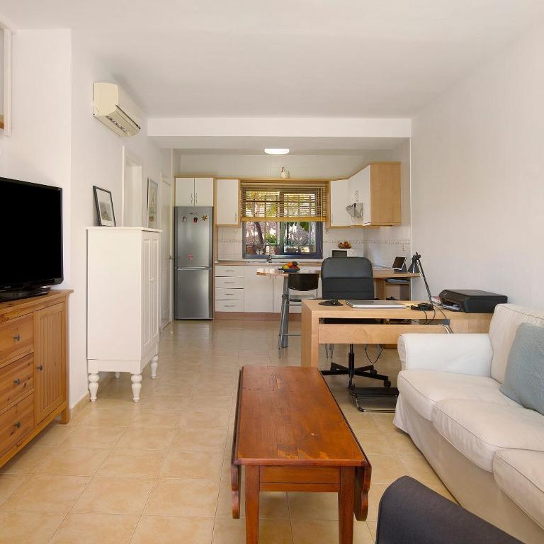 Free Airport Shuttle and Parking - Villa with Sea View - 10