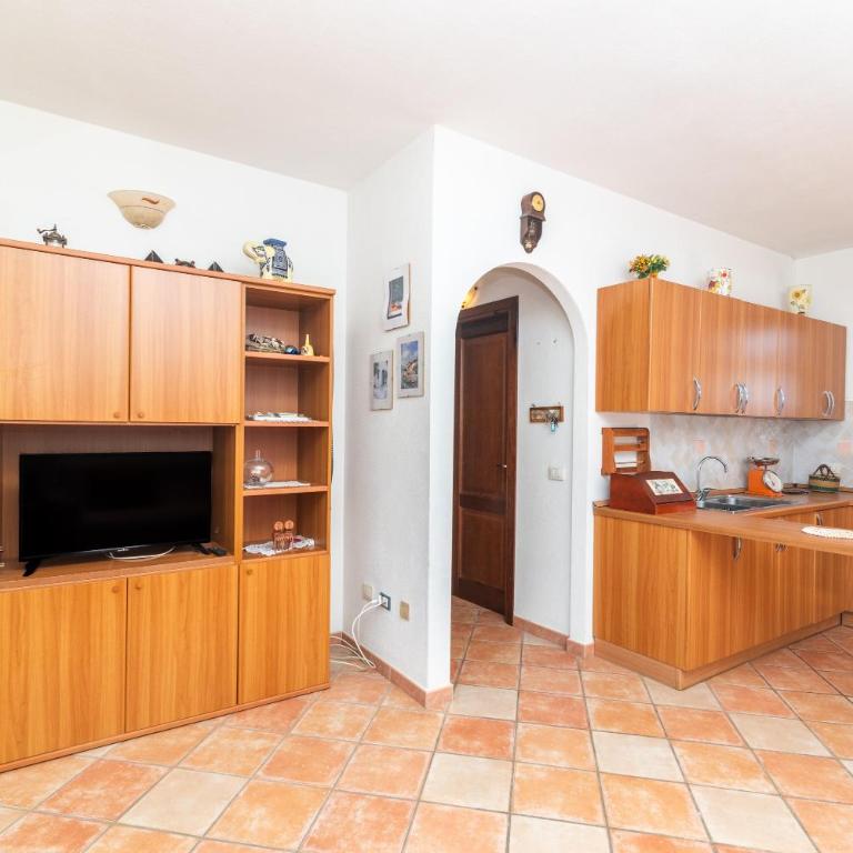 Appartamento I Lecci - Appartamento Deluxe con 2 Camere da Letto e Vista Giardino - 6