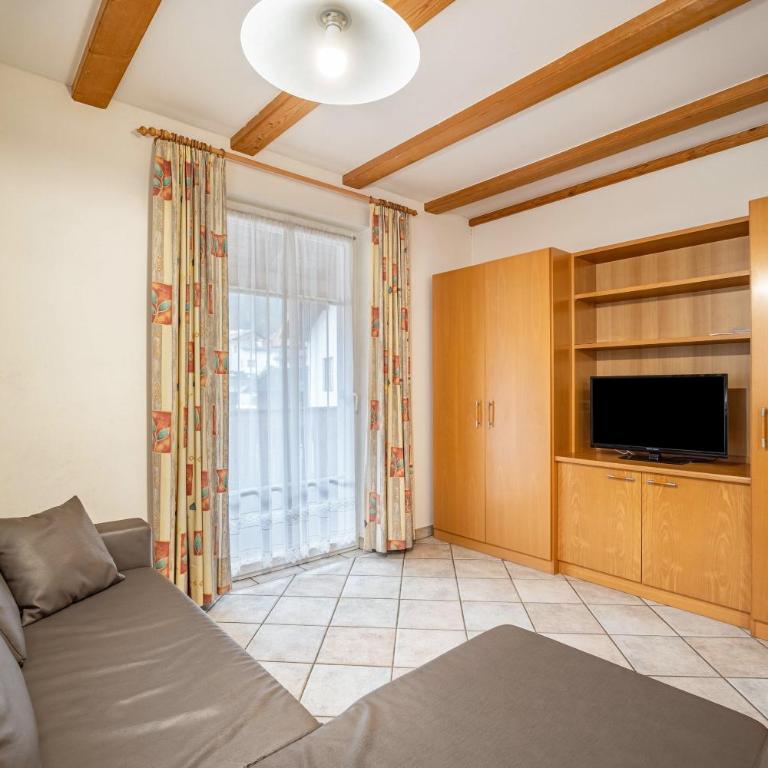 Kuenz Dolomites App Drau - Deluxe-Apartment mit 2 Schlafzimmern und Gartenblick - 10