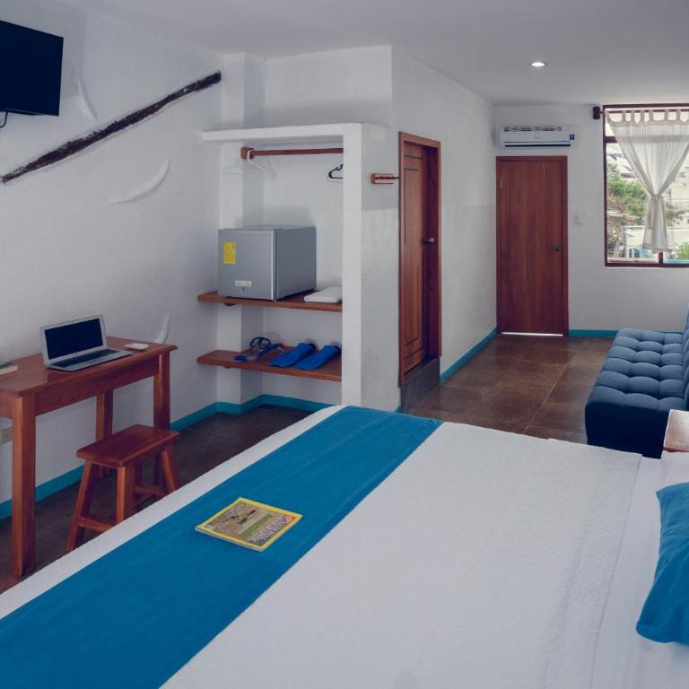 Galapagos Native - Twin Room with Balcony - 9