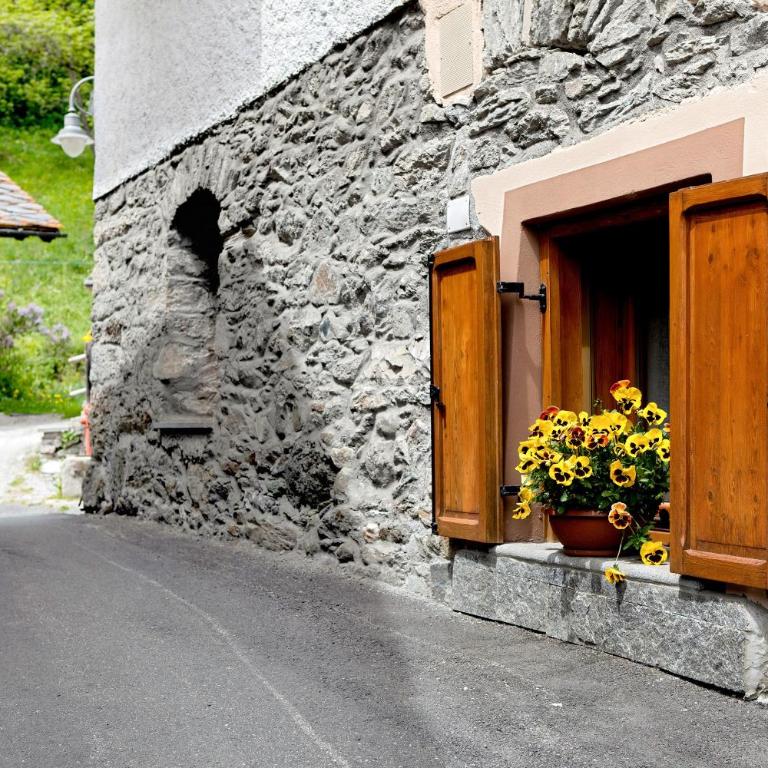 Aux Pieds du Malatra' 1 - Monolocale con Divano-Letto - 32