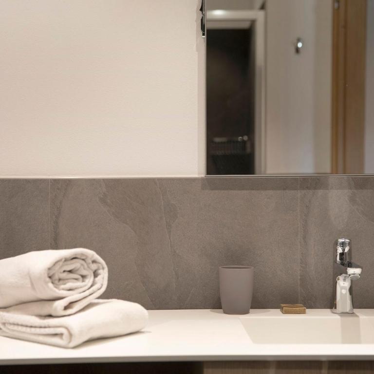 Rasia Residence Relax Stone - Appartamento Deluxe con 2 Camere da Letto e Vista Giardino - 16