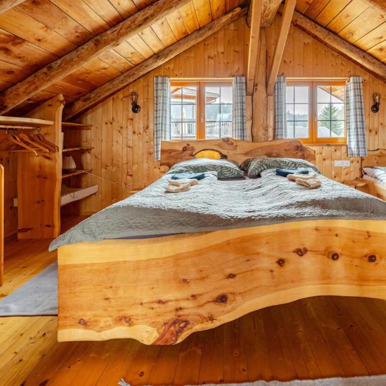 Naturstammhaus Almhütte - Haus mit 1 Schlafzimmer - 24
