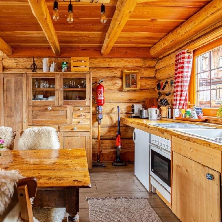 Naturstammhaus Almhütte - Haus mit 1 Schlafzimmer - 4