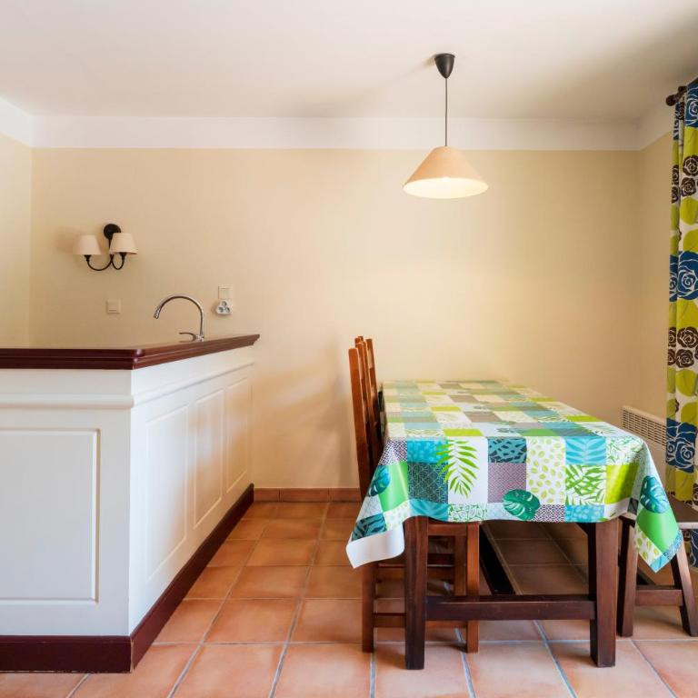 Domaine de Pinsolle - Two-Bedroom Deluxe Apartment with Garden View - 8