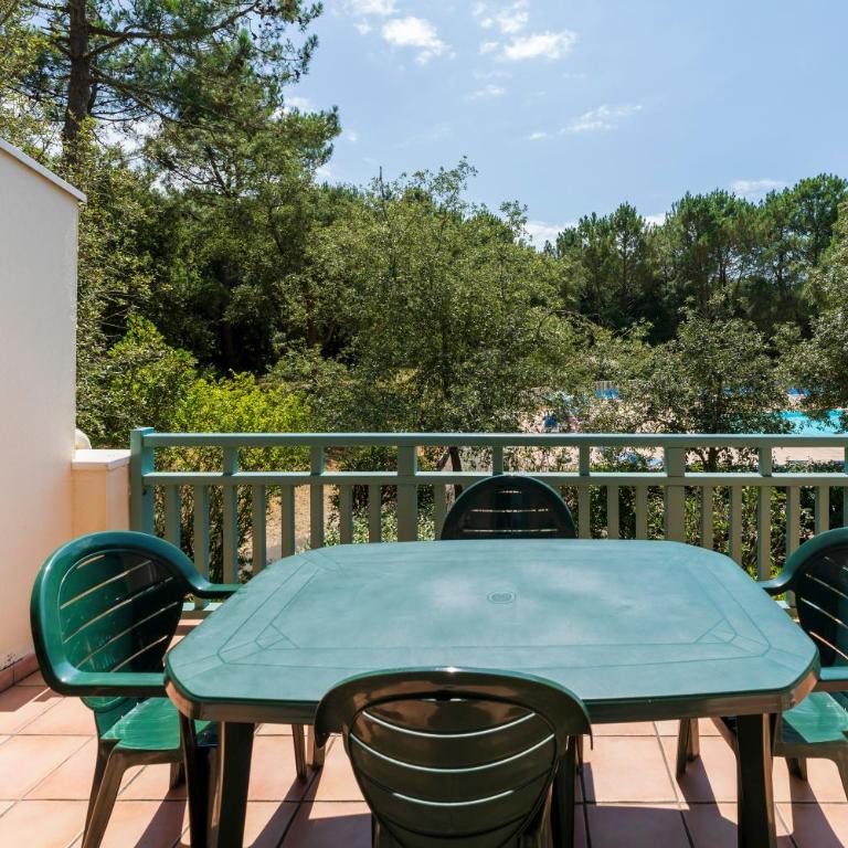 Domaine de Pinsolle - Two-Bedroom Deluxe Apartment with Garden View - 5