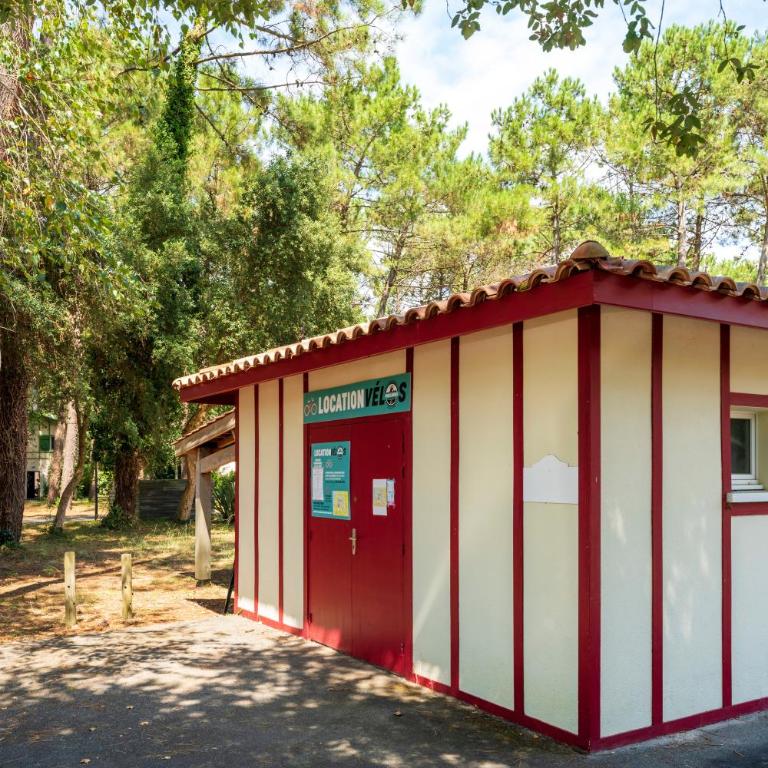 Domaine de Pinsolle - Two-Bedroom Deluxe Apartment with Garden View - 21