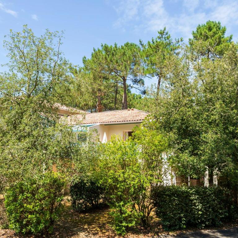 Domaine de Pinsolle - Two-Bedroom Deluxe Apartment with Garden View - 23