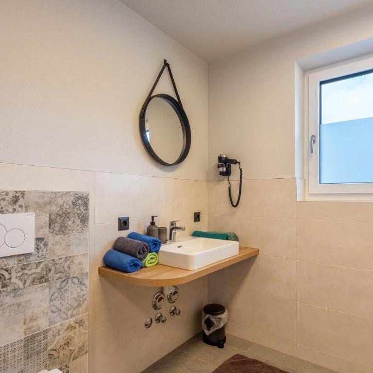 Luisalle Top 6 - Deluxe Apartment mit Balkon und 2 Schlafzimmern - 11