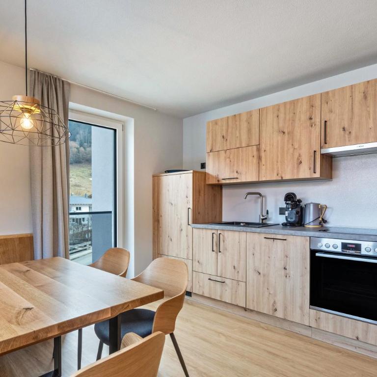 Luisalle Top 6 - Deluxe Apartment mit Balkon und 2 Schlafzimmern - 7