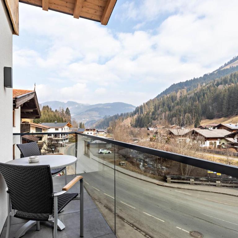 Luisalle Top 6 - Deluxe Apartment mit Balkon und 2 Schlafzimmern - 9