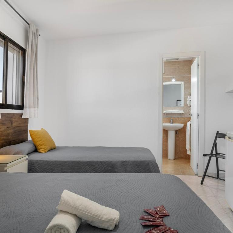 Hostal Avenida - Habitación Triple - 3