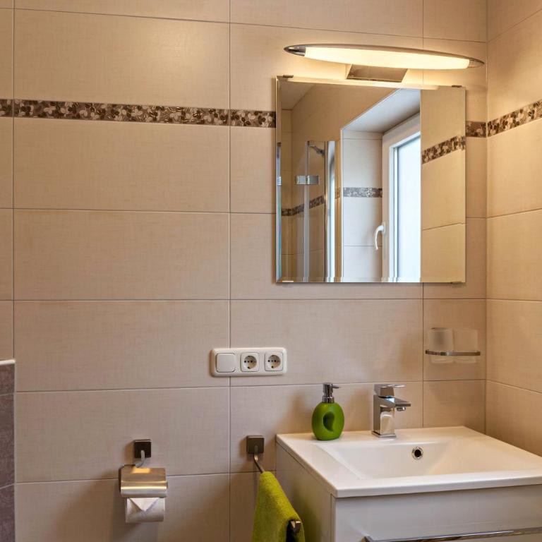 Ferienwohnung Bergblick - Superior Apartment mit 1 Schlafzimmer und Balkon - 21