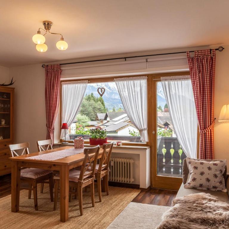 Ferienwohnung Bergblick - Superior Apartment mit 1 Schlafzimmer und Balkon - 1
