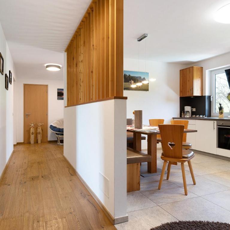 Schererhof Dolomitenblick - Two-Bedroom Deluxe Apartment with Garden View - 9