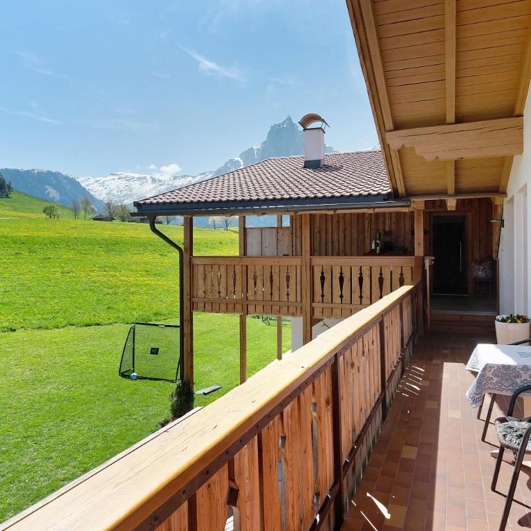 Schererhof Dolomitenblick - Two-Bedroom Deluxe Apartment with Garden View - 16