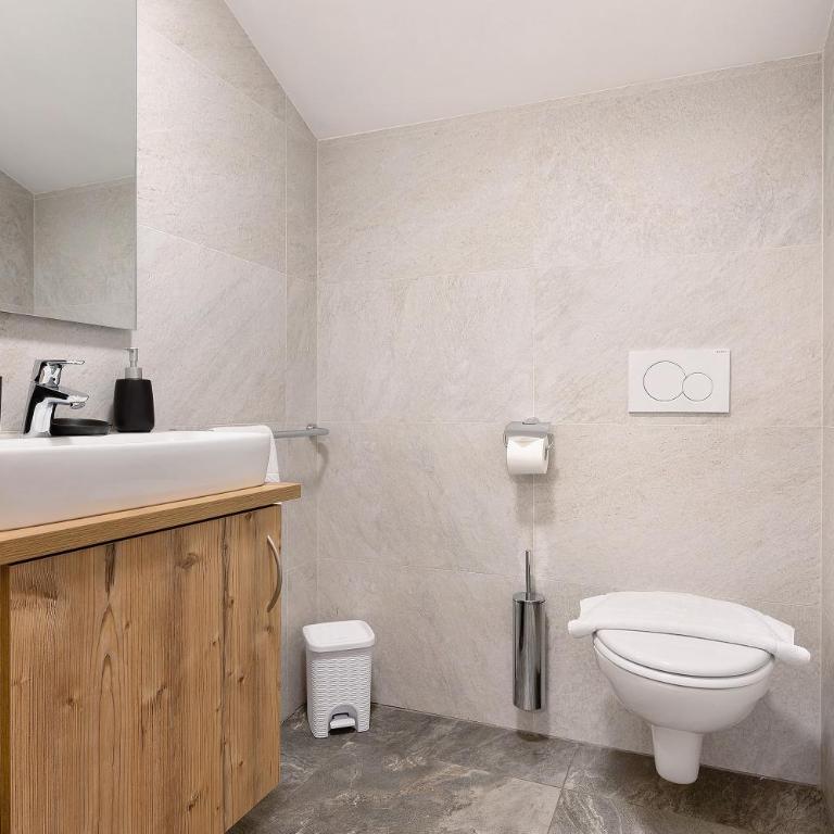 Schererhof Dolomitenblick - Two-Bedroom Deluxe Apartment with Garden View - 15