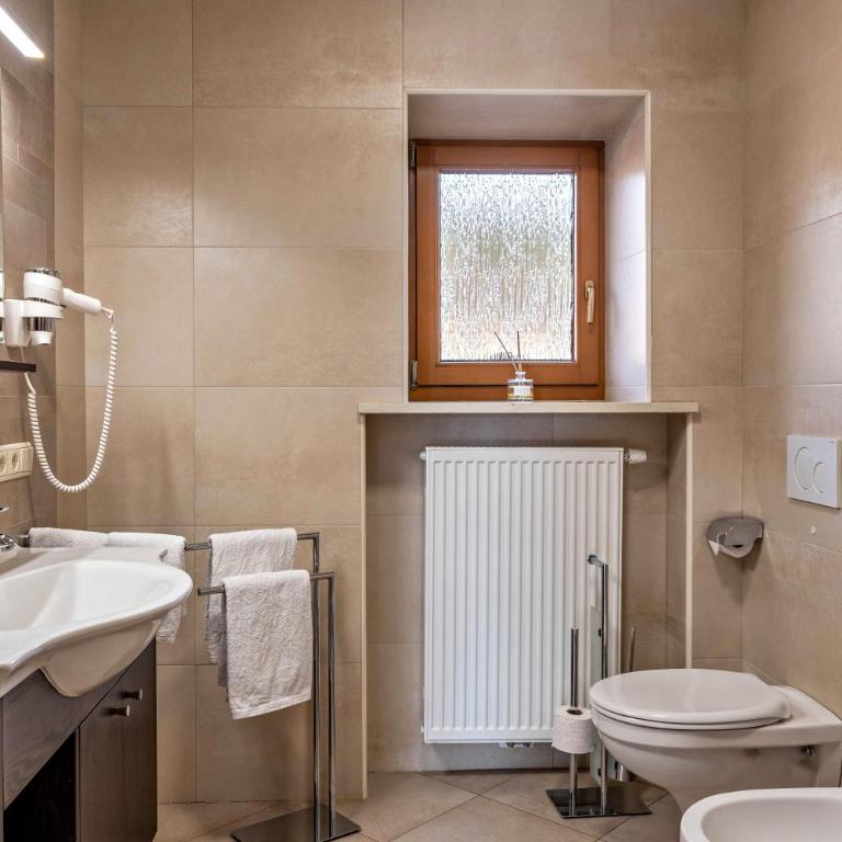 Alpin Farm Linde - Oberweidacherhof - Appartamento Deluxe con 2 Camere da Letto e Vista Giardino - 16