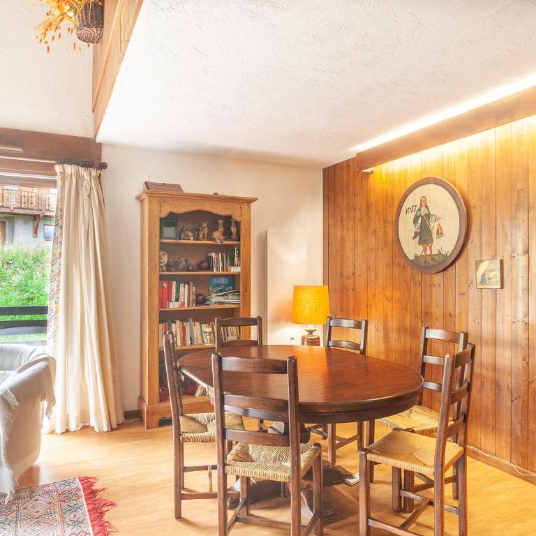 Chalet Jade - Two-Bedroom Deluxe Apartment with Garden View - 6