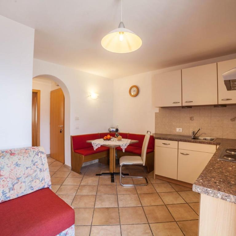 Roath Hof Ferienwohnung 2 - Appartamento Superior con 1 Camera da Letto e Balcone - 4