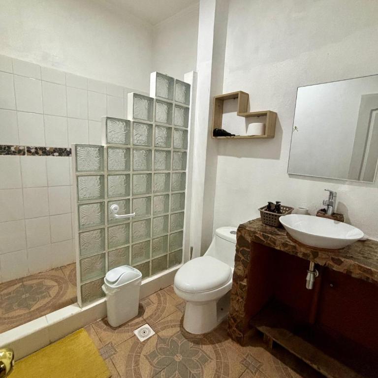 Tiunur Lodge - Triple Room with Private Bathroom - 55