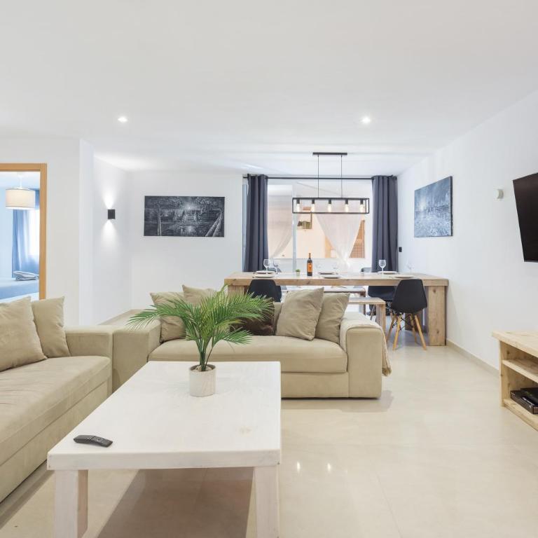 Lujoso cerca de playa - Apartamento Premium de 3 dormitorios con balcón - 1