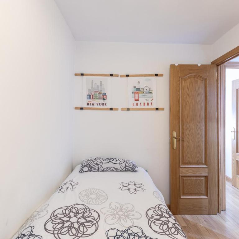 Moratalaz - Apartment with Shower - 16