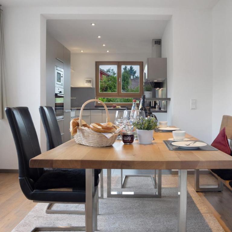 Ferienwohnungen Familie Hofer - Deluxe-Apartment mit 2 Schlafzimmern und Gartenblick - 1