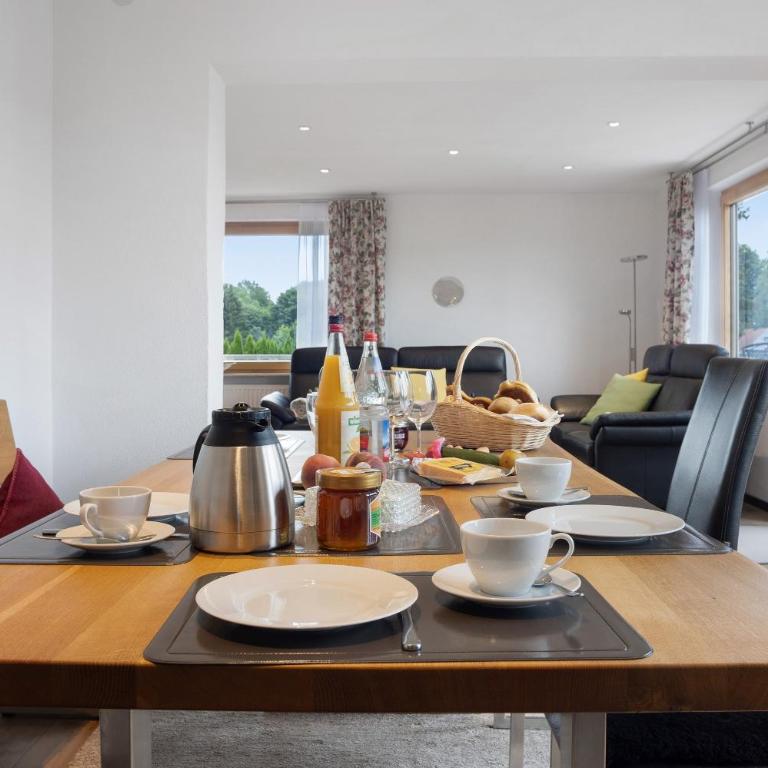 Ferienwohnungen Familie Hofer - Deluxe-Apartment mit 2 Schlafzimmern und Gartenblick - 4