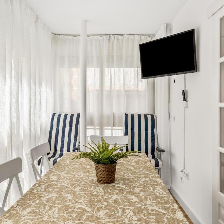 Fuengirola Beach con parking gratis - Apartamento Deluxe de 2 dormitorios con vistas al mar - 2