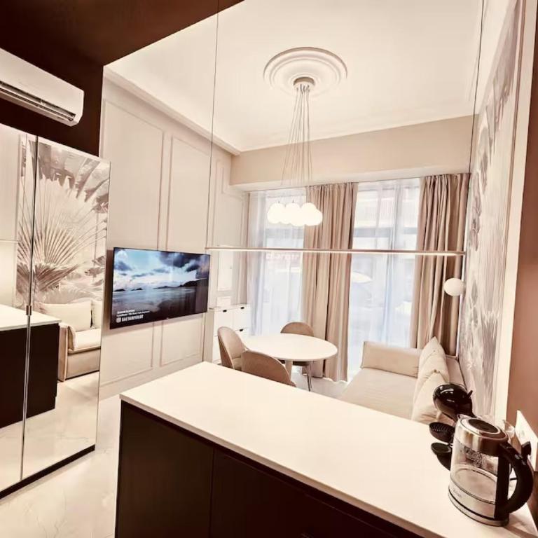 Era Deluxe Oasis 2 Near The Beach - Superior One-Bedroom Apartment - 9