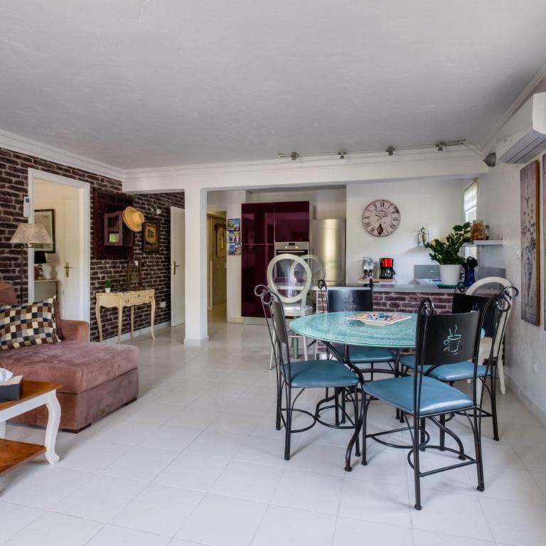 Le Mas des Pins - Appartement 1 Chambre - Vue sur Jardin - 5
