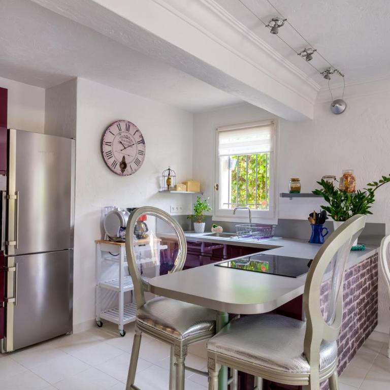 Le Mas des Pins - Appartement 1 Chambre - Vue sur Jardin - 9